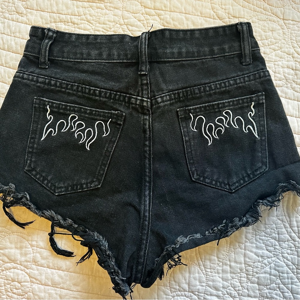 Raw Hem Embroidery Denim Shorts